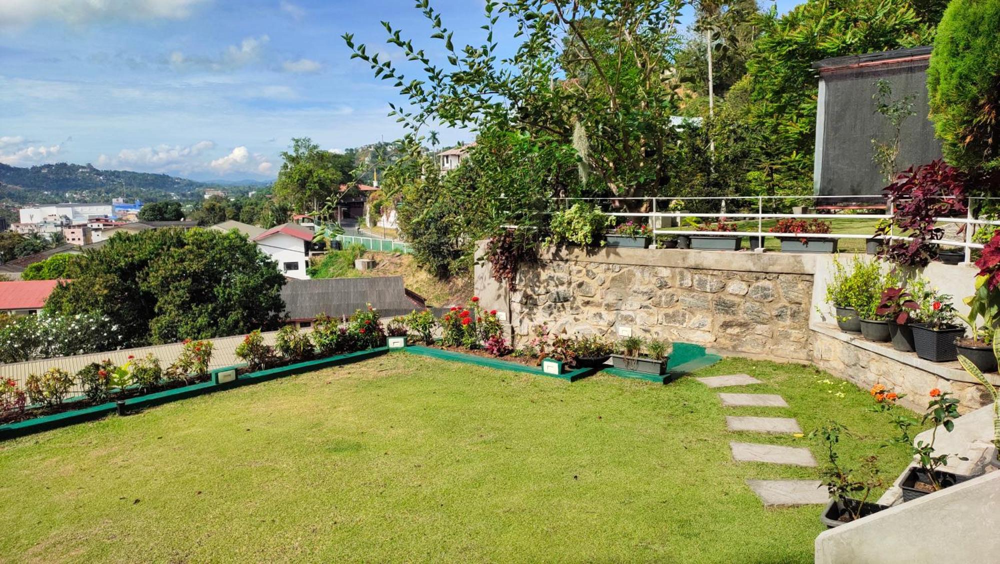 Marvel Hills Kandy Exterior photo